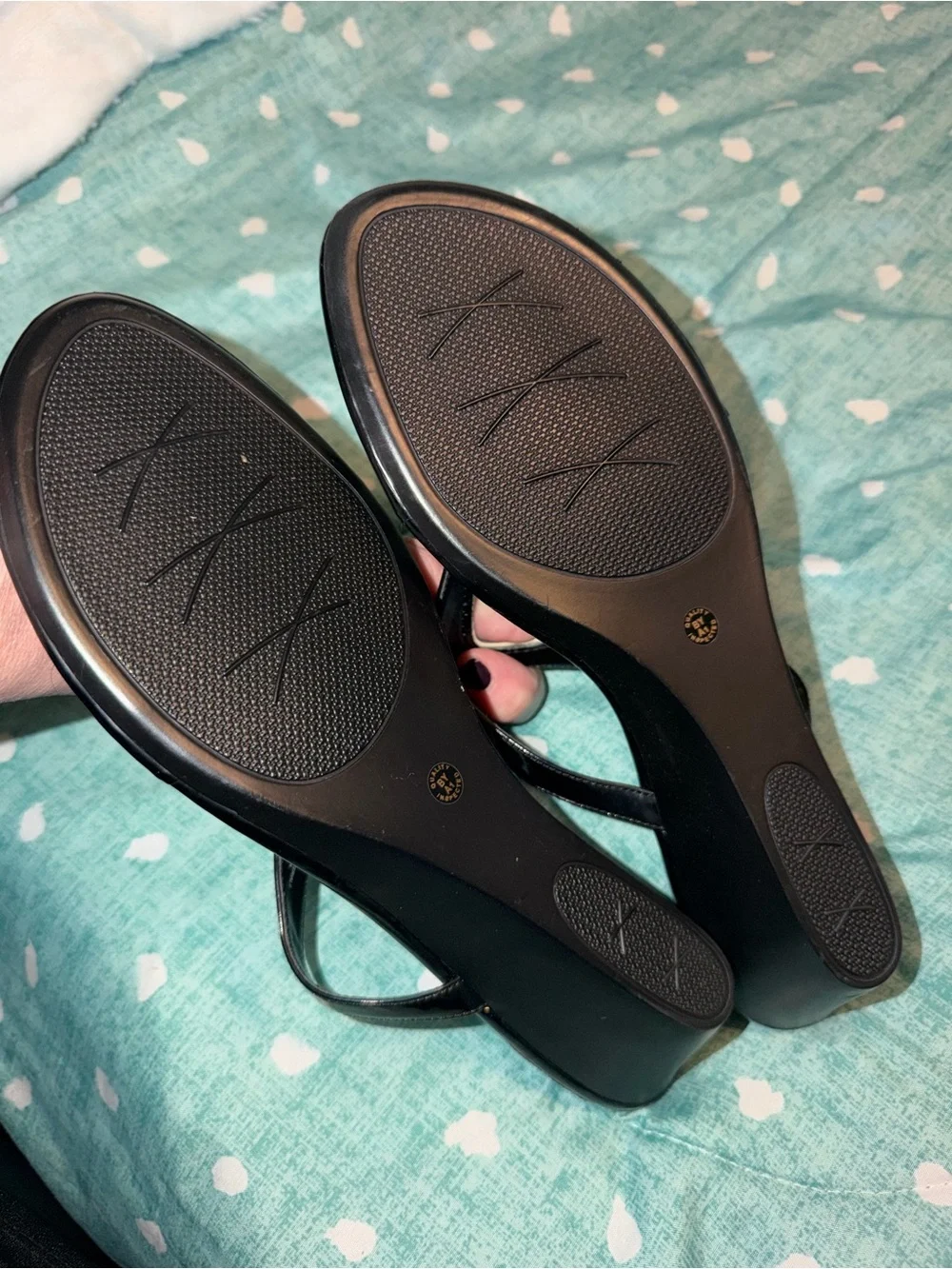 Sz 10 Women’s Black Wedge Thong Sandals. Has comfort pad and non slip pad added